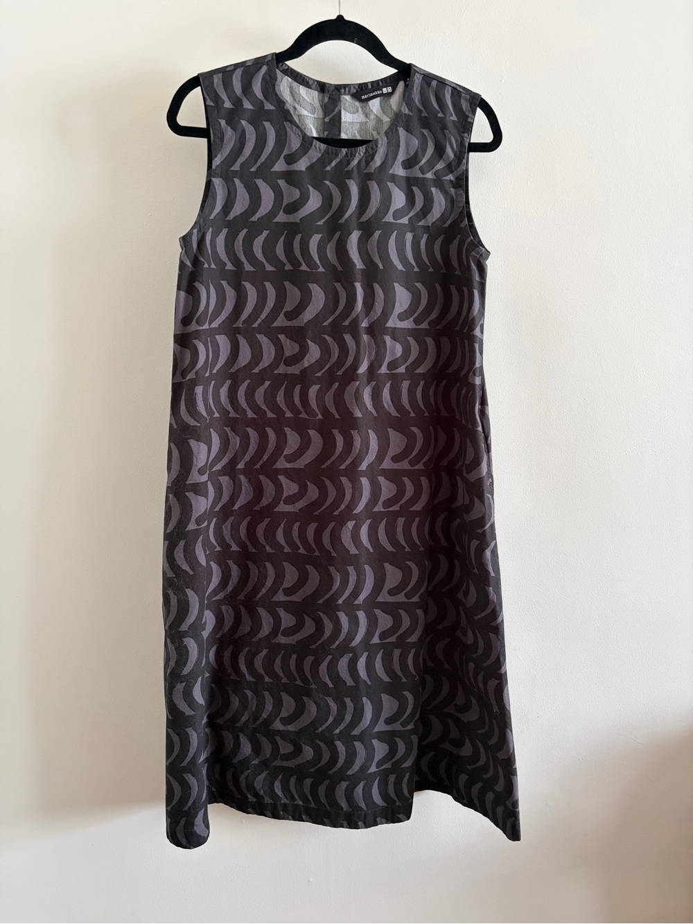 Marimekko Black Crescent-Print Sleeveless Midi Dress